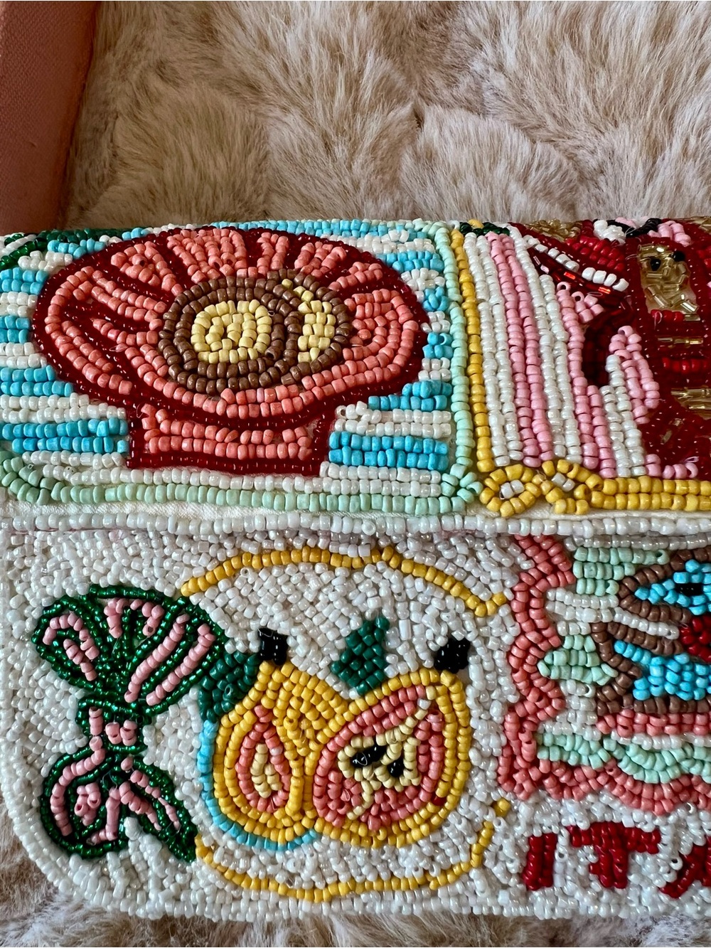 NWT New Release Viral Beaded Italia Shoulder Bag - Picture 8 of 14